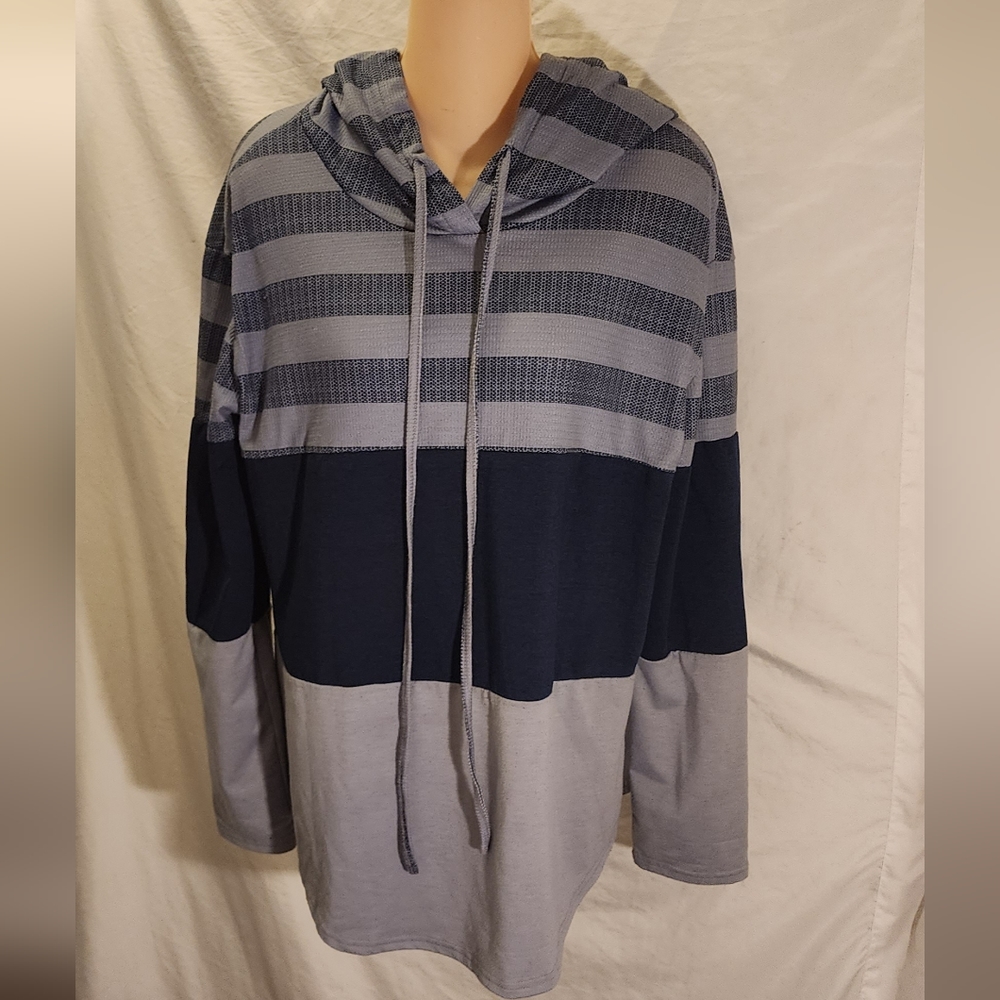 UNBRANDED MED. BLUE & GREY HOODED PULLOVER